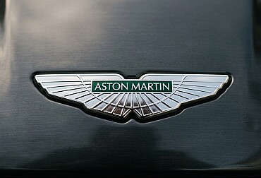 Aston Martin vypadává z burzovní vyšší ligy. Značka Jamese Bonda se propadá mezi malé hráče