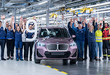 BMW vyrobilo v Regensburgu devítimilionté auto. A není to žádný nenápadný sedan