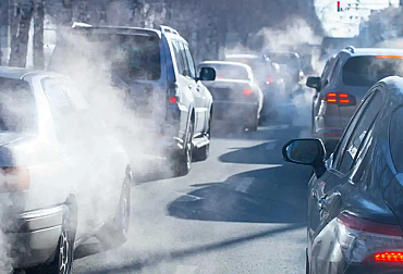 Evropa couvá od tvrdého zákazu spalovacích motorů. Benzin a diesel mohou po roce 2035 přežít déle, než se čekalo