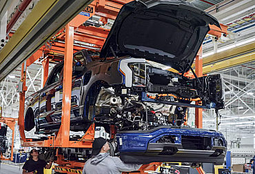 Miliardová otočka: Proč Ford dává ruce pryč od velkých elektromobilů