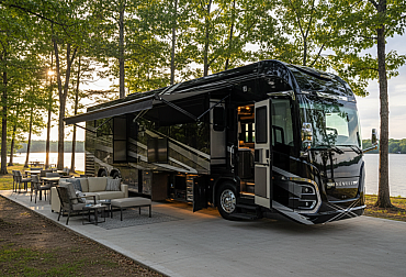 Newell P50: Obytný vůz, který mění cestování na plnohodnotné bydlení