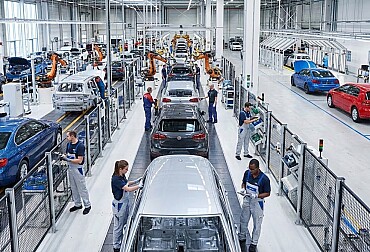 Automotive pod tlakem: Ekonomové varují, že cla mohou stáhnout Evropu do kontrakce