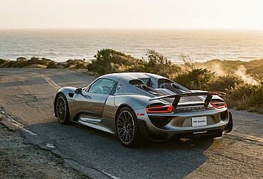 Porsche zvažuje nový hypercar. A tentokrát to nevypadá jako sci‑fi