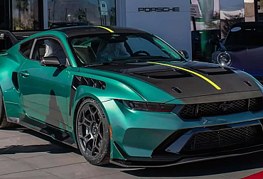 Mustang GTD doručený do dealerství Porsche aneb když Ford myslí „kamkoli“, tak opravdu kamkoli