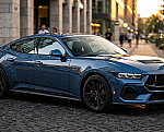Konec jedné éry? Mustang by&nbsp;mohl poprvé dorazit jako čtyřdveřový sedan