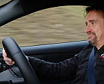 Richard Hammond znovu překročil rychlost. Slavný moderátor dostal pokutu po&nbsp;jízdě v&nbsp;Porsche i&nbsp;upraveném Fordu Mustang