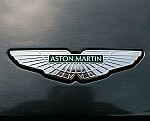 Aston Martin vypadává z&nbsp;burzovní vyšší ligy. Značka Jamese Bonda se&nbsp;propadá mezi malé hráče